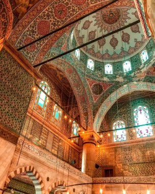Caminin iç. Oryantal desen ve süsler. Din mimarisi. Istanbul