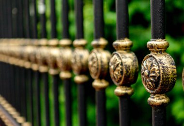 Dekoratif sahte çit, bir desenin parçası.