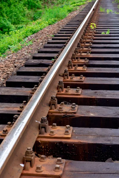 Tren yolu, tren yolu, yakın çekim.