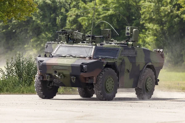 German Light Armoured Reconnaissance Vehicle Drives Road — Stock Photo, Image