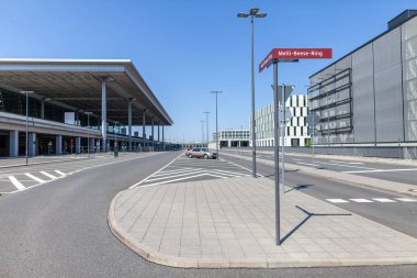 Berlin / Almanya - 29 Nisan 2018: yolcu terminal Berlin Brandenburg Havaalanı, Willy Brandt. Ber Almanya, Berlin başkenti yakınındaki yapım aşamasında uluslararası bir havaalanıdır.