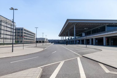 Berlin / Almanya - 29 Nisan 2018: yolcu terminal Berlin Brandenburg Havaalanı, Willy Brandt. Ber Almanya, Berlin başkenti yakınındaki yapım aşamasında uluslararası bir havaalanıdır.