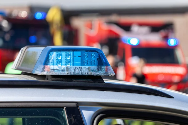 Bir Alman polis arabası mavi ışık bar