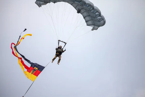 Фельдкірхен Німеччина Червня 2018 Десантник Від Бундесверу Німецька Армія Потрапляє Стокова Картинка