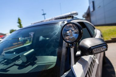 Delmenhorst / Almanya - 6,2018 olabilir: Amerikan polis arabası duruyor açık bir gün içinde Delmenhorst.