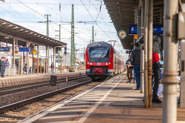 Fuerth Niemcy Marca 2018 Express Regionalny Pociąg Deutsche Bahn Przechodzi — Zdjęcie stockowe