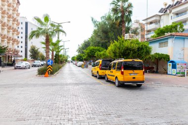 Antalya / Türkiye - 29 Eylül 2018: Türk Taksi standları Antalya'da bir sokakta