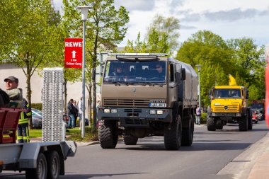 Altentreptow / Almanya - 1 Mayıs 2018: Steyr 12m 18 üzerinden Avusturya silahlı kuvvetleri sürücüler sokakta bir oldtimer Show'da