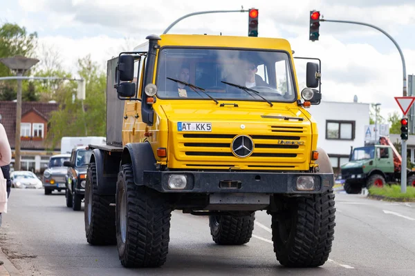 Altentreptow Alemania Mayo 2018 Mercedes Benz Unimog Conduce Calle Espectáculo — Foto de Stock