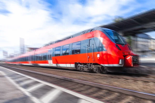 Fürth / Deutschland - 11. März 2018: Regionalexpress fährt wieder — Stockfoto