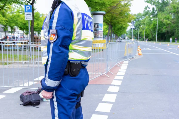 Hanover Alemania Mayo 2019 Oficial Policía Alemán Para Una Calle — Foto de Stock