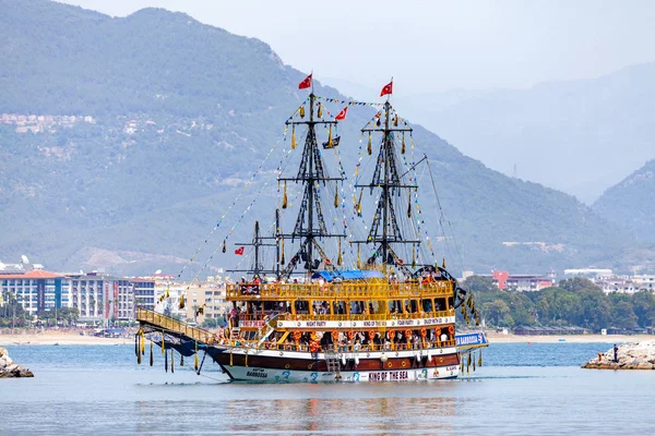 Alanya Turkey June 2019 Pirate Party Ship Sails Coast Alanya — Stock Photo, Image