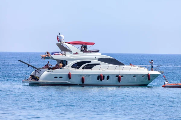 Alanya Turchia Giugno 2019 Yacht Noleggio Lusso Trova Sulla Costa — Foto Stock