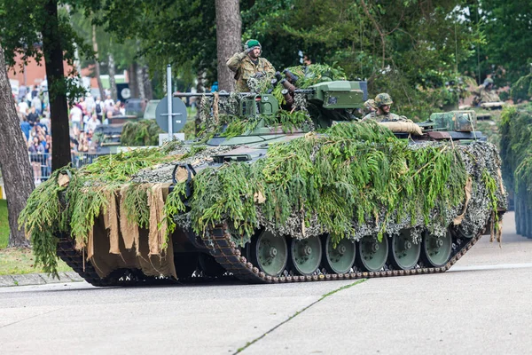オーガストドルフ ドイツ 2019年6月15日 ドイツの歩兵戦闘車マーダーは ブンデスウェール2019の公開イベントで戦術デモンストレーションを駆動します — ストック写真