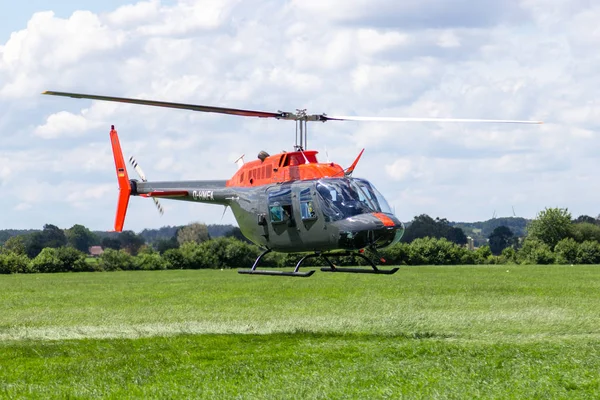 Буэккебург Германия Июня 2019 Года Bell 206B Jetranger Iii Летит — стоковое фото