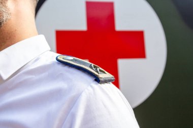 Peine / Almanya - 22 Haziran 2019: Alman sağlık görevlisi peine üniforma günü, kamu olay duruyor.
