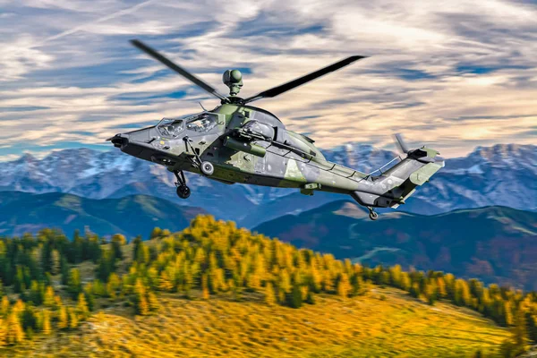 Helicóptero Alemán Ataque Armado Vuelo — Foto de Stock