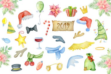 Neşeli Noel sulu boya dekor öğeleri. Mutlu yeni yıl süslemeleri Noel Baba şapkası, boynuz, ect eşarplar.