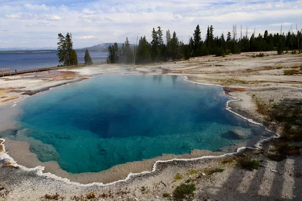 Sorgente Termale West Thumb Geyser Basin Area Yellowstone National Park — Foto Stock