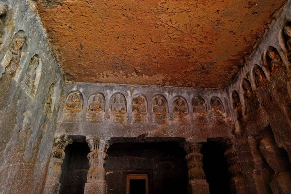アジャンター石窟群は インド マハラシュトラ州は アジャンター石窟群 モニュメントの仏教石窟 — ストック写真
