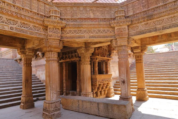 Adalaj Stepwell Edifício Hindu Aldeia Adalaj Perto Ahmedabad Estado Indiano — Fotografia de Stock