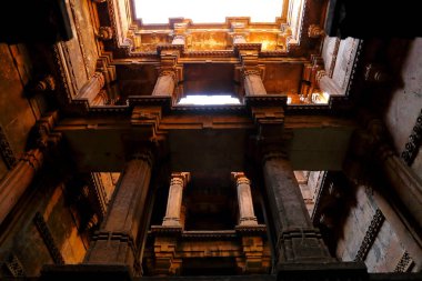 Dada Harir Vav stepwell Gujarat Hint devlet Asarwa Ahmedabad bir Hindu su binası.