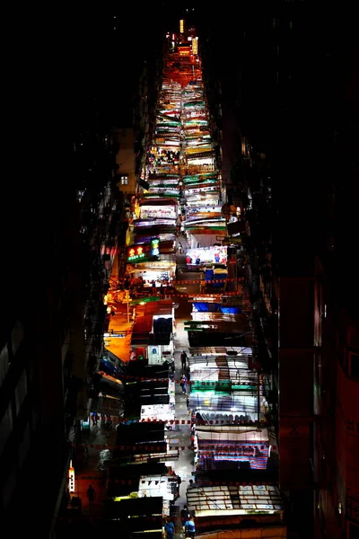九龍香港の夜のテンプルストリートフリーマーケットの航空写真 — ストック写真