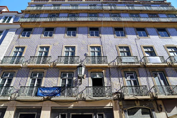 Tradycyjne Kolorowe Budynki Azulejo Płytek Elewacji Starej Lizbońskiej Dzielnic Portugalii — Zdjęcie stockowe