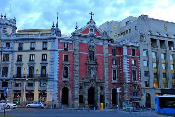 Ornate Facade Van Typische Residentie Commerciële Gebouwen Straten Madrid Spanje — Stockfoto