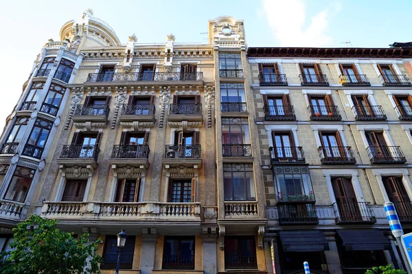 Fachada Adornada Residencia Típica Comercial Edificios Calles Ciudad Madrid España — Foto de Stock
