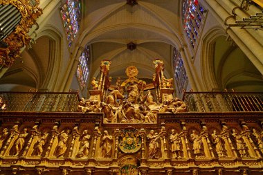 Santa Iglesia Katedrali Primada de Toledo, Katedral Primada Santa Maria de Toledo, İspanya Mudejar Gotik stilinde inşa edilmiştir..