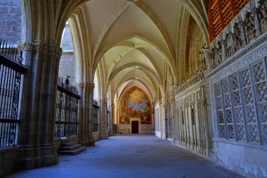 Santa Iglesia Katedrali Primada de Toledo, Katedral Primada Santa Maria de Toledo, İspanya Mudejar Gotik stilinde inşa edilmiştir..