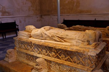 Santa Iglesia Katedrali Primada de Toledo, Katedral Primada Santa Maria de Toledo, İspanya Mudejar Gotik stilinde inşa edilmiştir..