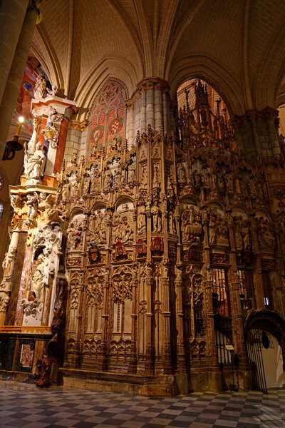 Санта-Мария-де-Табадо, Испания, построена в готическом стиле Мудехар
.