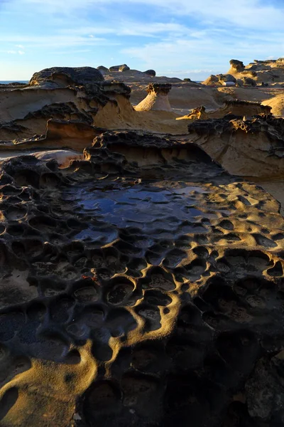 Yehliu Geopark 'taki doğal kaya oluşumu, Wanli, New Taipei City, Tayvan' ın en ünlü harikalarından biri..