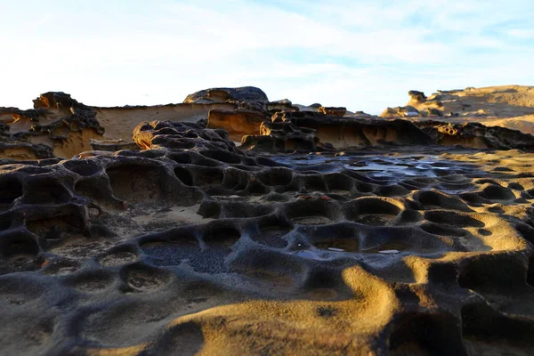 Yehliu Geopark 'taki doğal kaya oluşumu, Wanli, New Taipei City, Tayvan' ın en ünlü harikalarından biri..