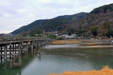 Arashiyama ve Sagano bölgesi, Japonya 'nın Kyoto şehrinde hoş, turistik bir bölge.