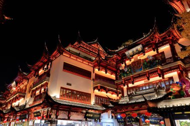 Yuyuan (Yu Garden) Eski Cadde, Şangay 'da geleneksel stil binaların yiyecek, hediyelik eşya ve el sanatları sattığı tarihi bir alışveriş bölgesi.