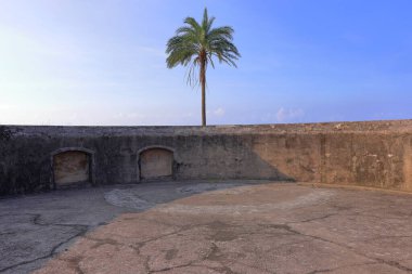 Baimiweng Kalesi, Guanghua Bulvarı, Zhongshan Bölgesi, Keelung Şehri, Tayvan