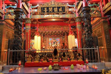 Dianji Tapınağı ve Keelung Miaokou gece marketi, Keelung, Tayvan