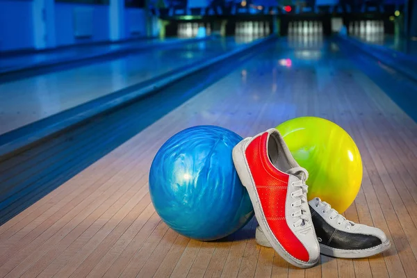 Chaussures Balles Pour Bowling Sur Fond Terrain Jeu — Photo