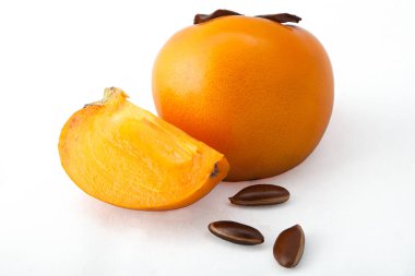 Beyaz arka plan üzerinde izole meyve Trabzon hurması