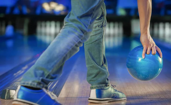 Hand Holding Bowling Ball Moment Throw Background Playing Field — Stock Photo, Image