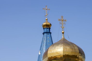 kubbe mavi gökyüzüne karşı Hıristiyan Ortodoks Kilisesi