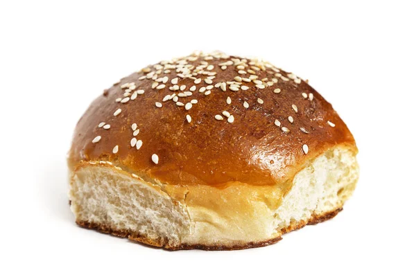 Sesam Brötchen Isoliert Auf Weißem Hintergrund — Stockfoto