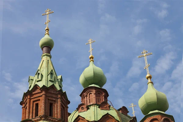 Orthodoxe Kruis Koepel Van Kerk Tegen Blauwe Hemel — Stockfoto