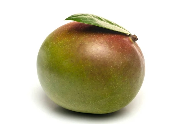 Mango Vrucht Met Groen Blad Geïsoleerd Witte Achtergrond — Stockfoto