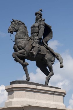 Kostanay, Kazakistan Cumhuriyeti-12 Haziran 2019: Kazakça kahramanı Shakshak Zhanibek 'in Kazakistan 'da Kostanay 'da kurulan Anıtı