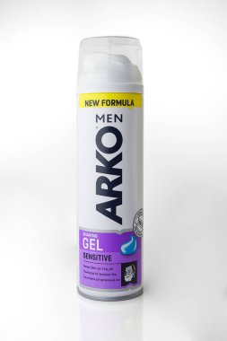 Kostanay, Kazakistan-Ağustos 17, 2017: tıraş köpüğü ile konteyner Arko beyaz arka planda erkekler