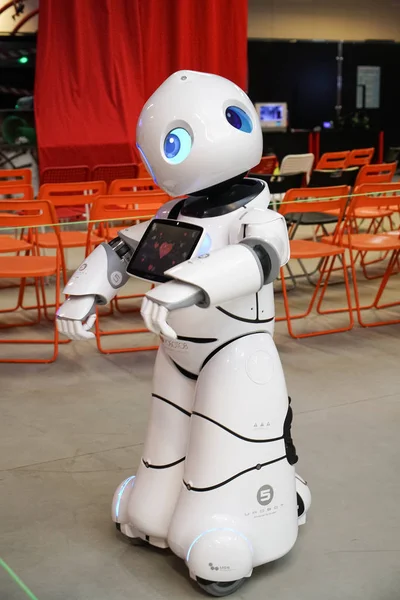 Czelabińsk Federacja Rosyjska Czerwca 2019 Show Robota Taniec Robota — Zdjęcie stockowe